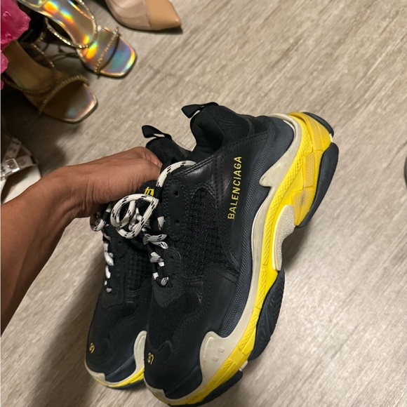 Balenciaga Triple S authentic - Picture 1 of 6
